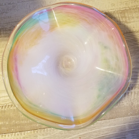 Hand Blown Beautiful vintage glass bowl - Picture 4 of 5